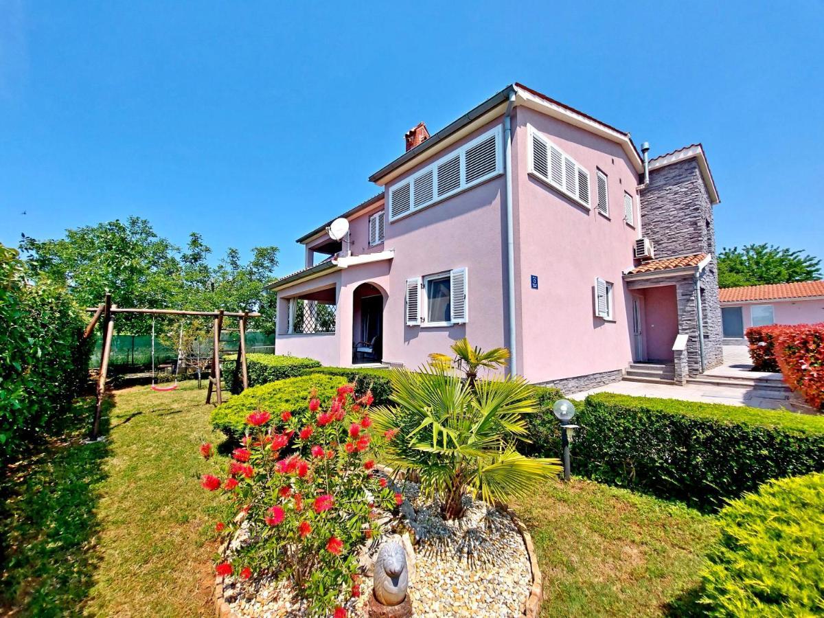 Villa Mattea Galizana Exterior photo